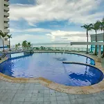 Apartamento aL-4 frente al mar piscina y Wifi